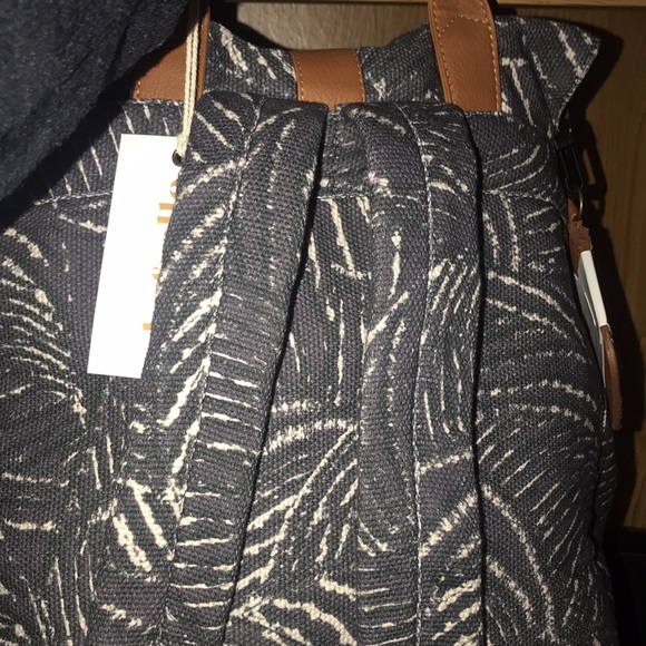 LU & ELLE BACKPACK W/ MONEY & CARDS HOLDER - Picture 11 of 14